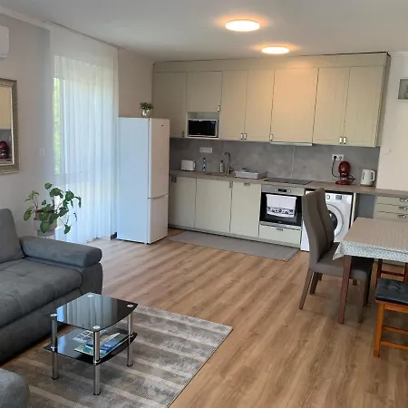 Gizella Apartman Balatonalmádi Exterior photo