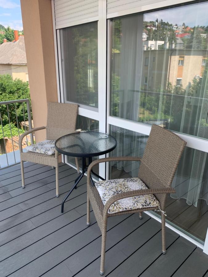 Gizella Apartment *
